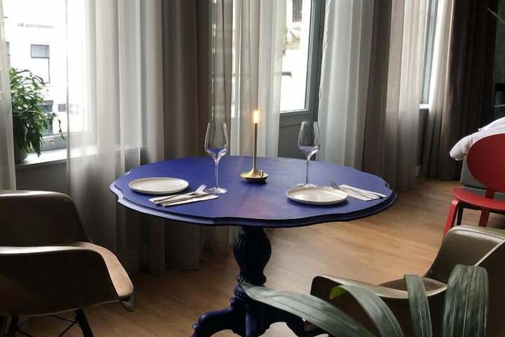 Room 4 of 28