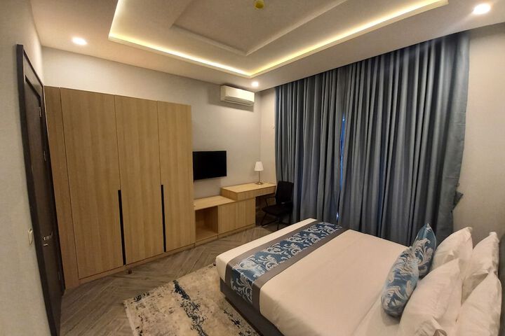 Room 7 of 39