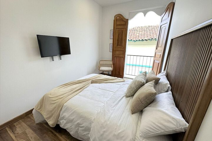 Room 4 of 19