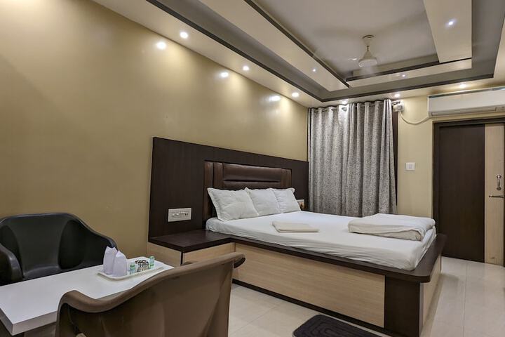 Room 14 of 150
