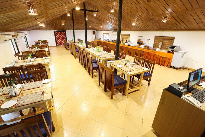 Dining 55 of 101