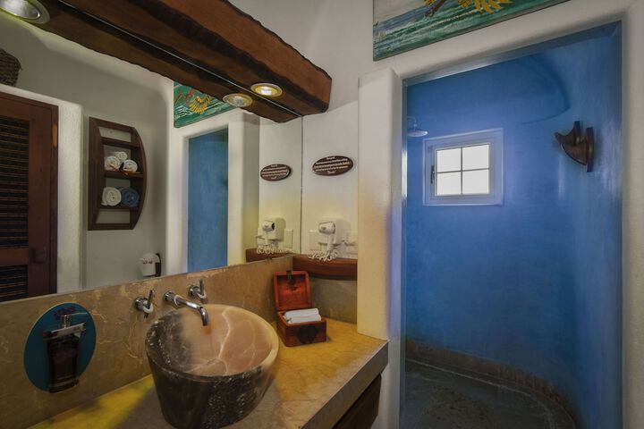 Room 15 of 36