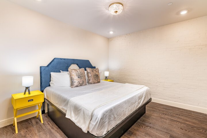 Room 29 of 182