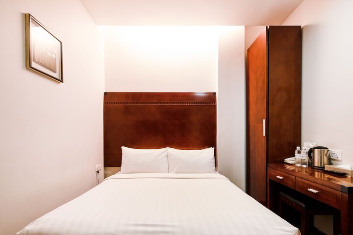 Room 9 of 31