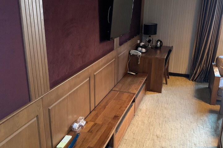 Room 8 of 23