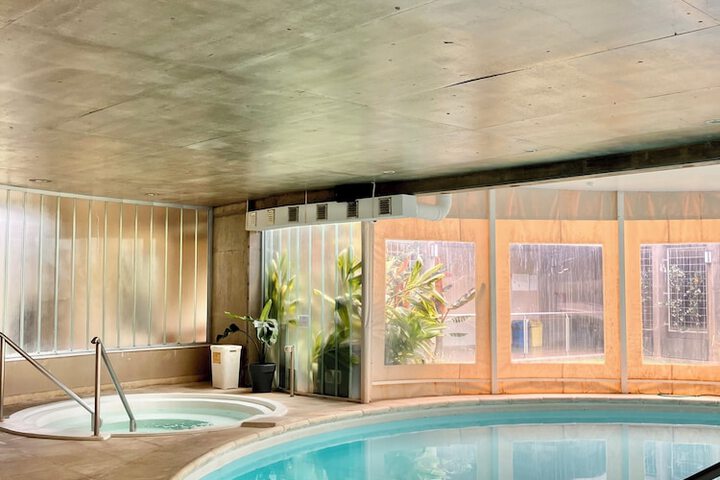 Pool Hotel