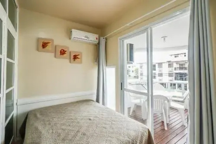 Room 4 of 31