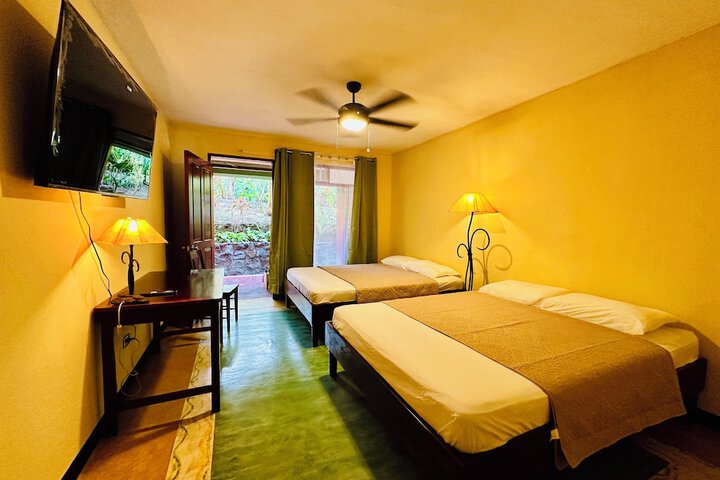 Room 4 of 172