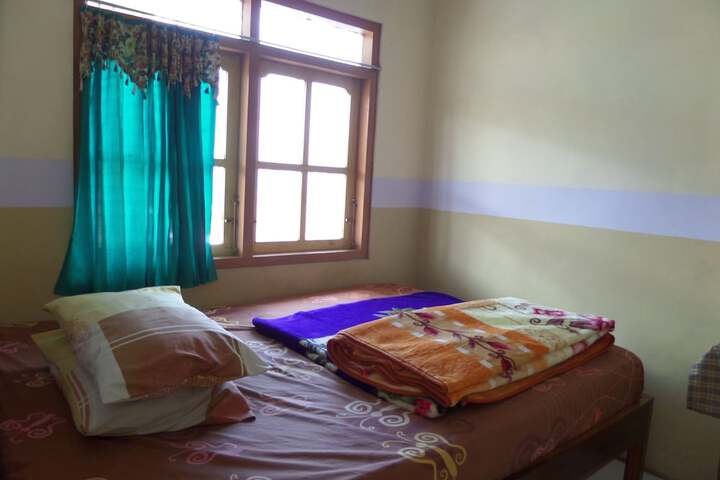 Room 12 of 42