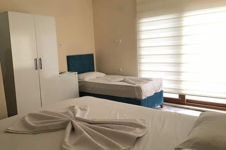 Room 7 of 16