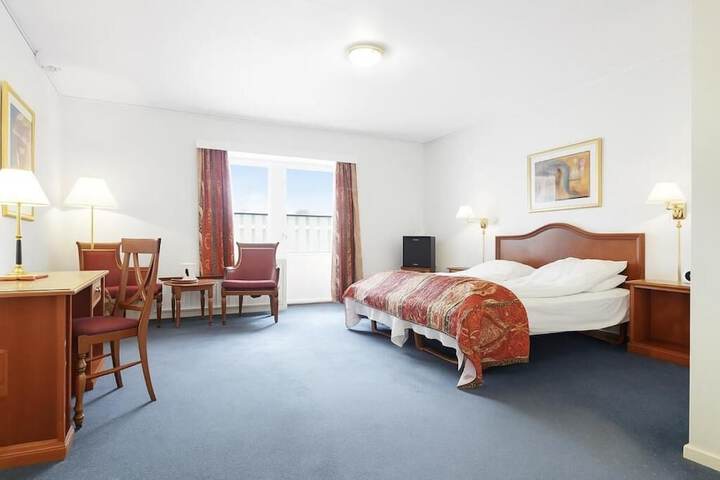 Room 2 of 17