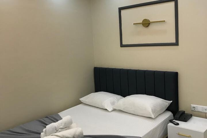Room 16 of 40