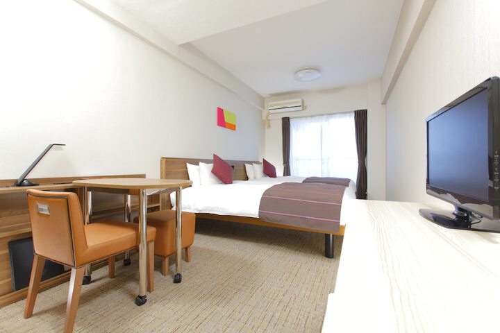 Room 7 of 34