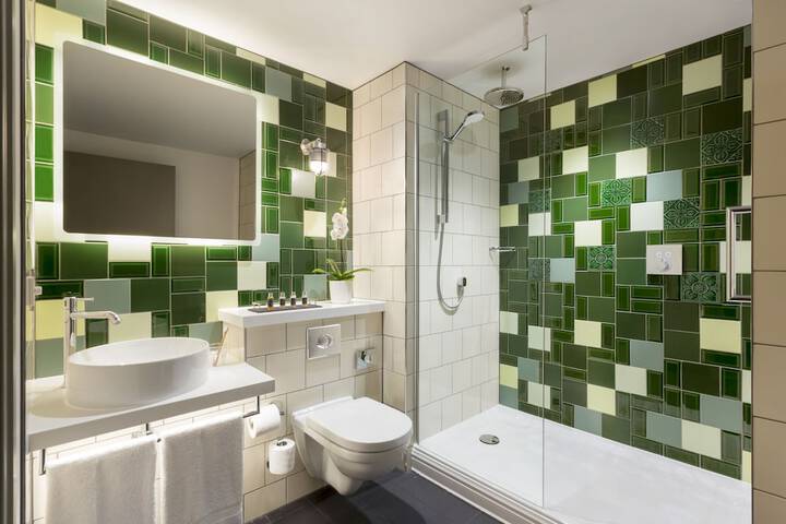 Room 30 of 56