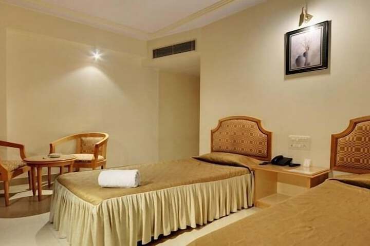 Room 10 of 43