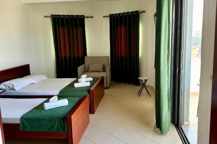 Room 10 of 69