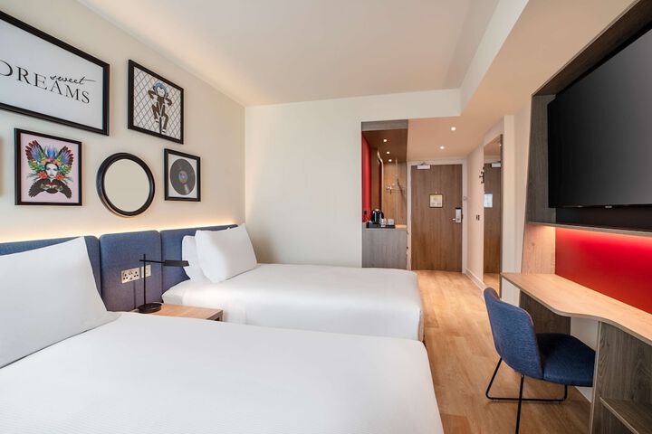 Room 25 of 54