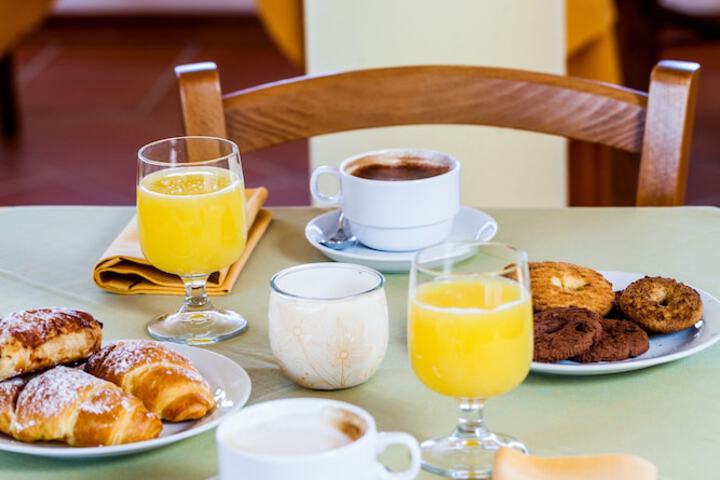 Breakfast/Coffee Service 23 of 48