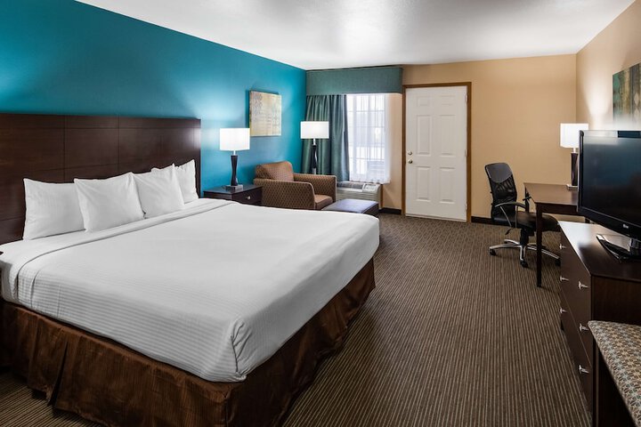 1 King Bed (8 of 53)