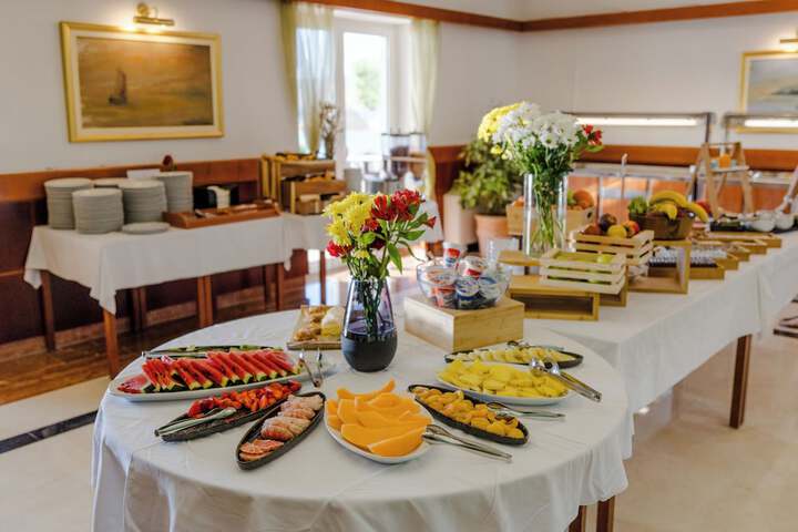 Dining 184 of 235