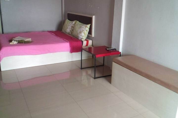 Room 11 of 195