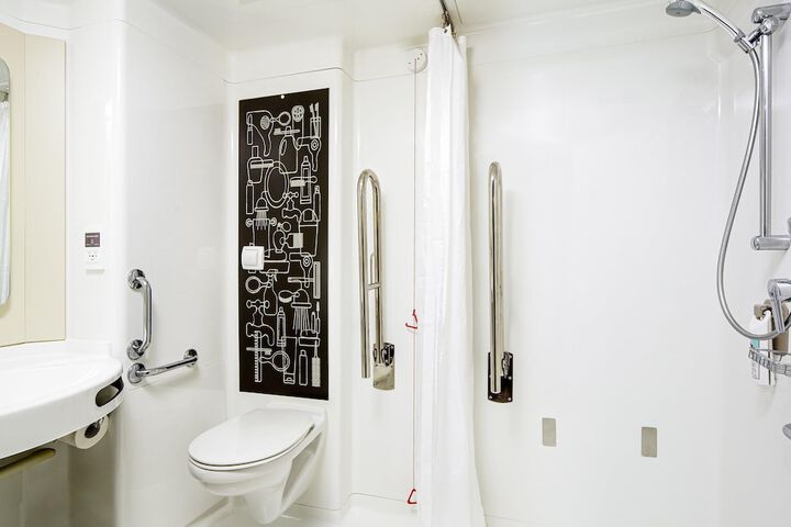 Room 16 of 84
