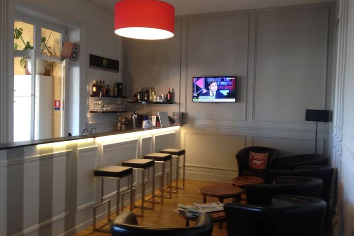 Lounge 18 of 30