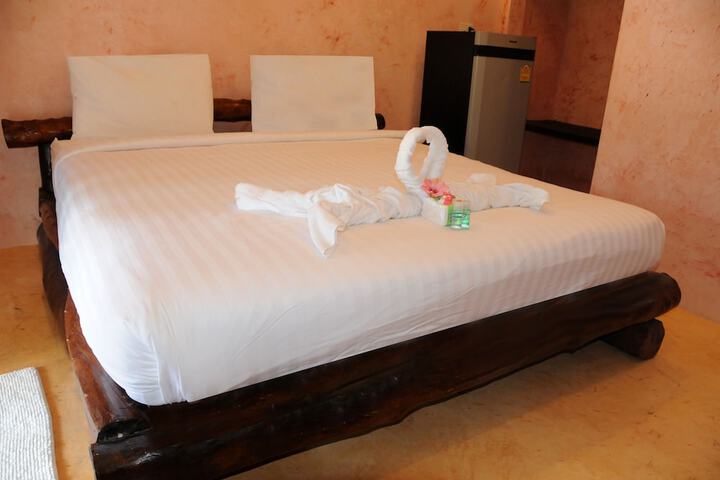 Room 2 of 27