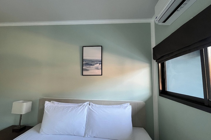 Room 5 of 43