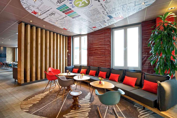 Guest Lobby