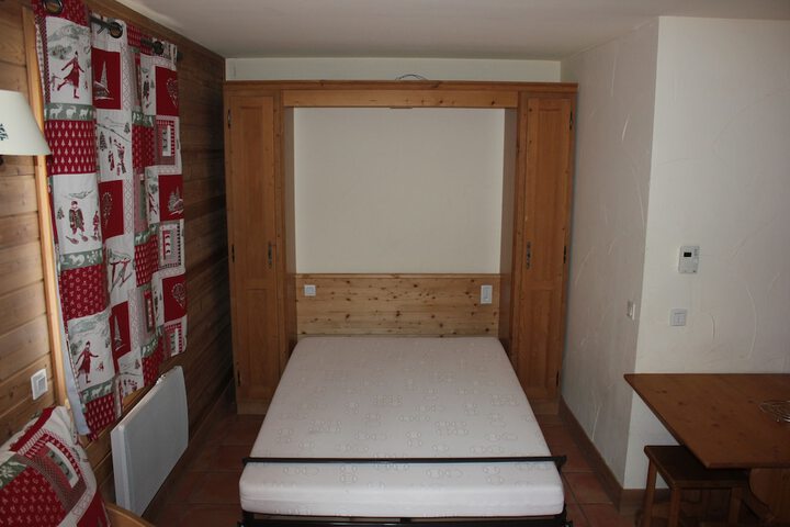 Room 18 of 92