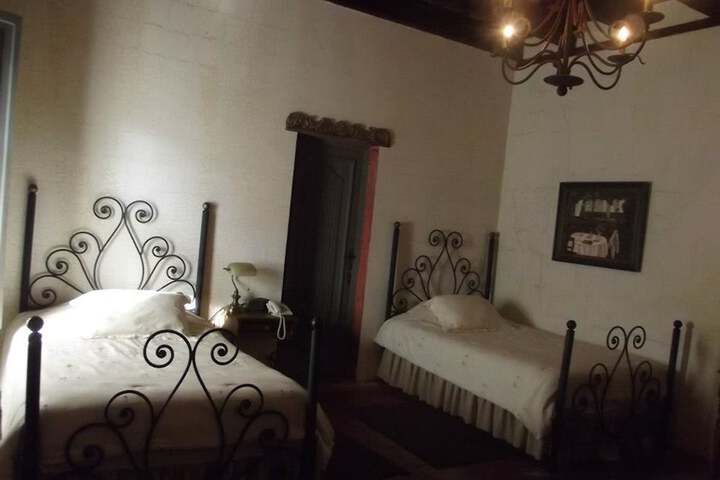 Room 9 of 35