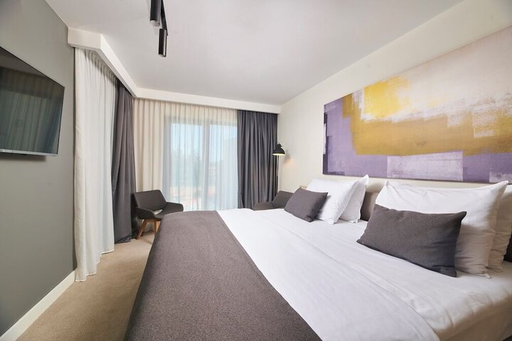 Room 15 of 52