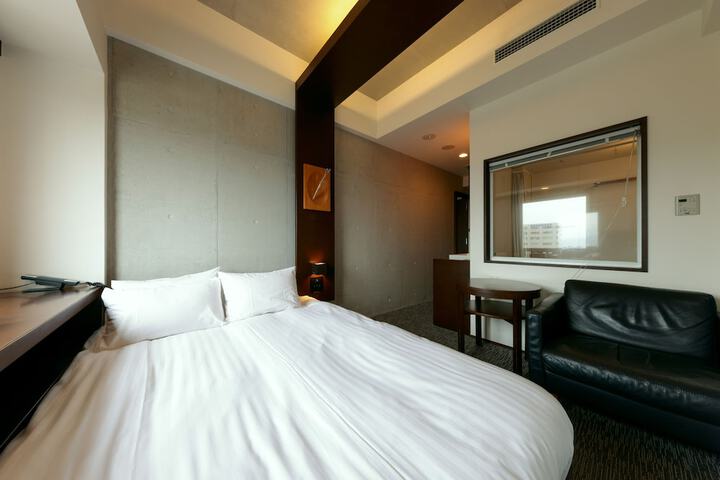 Room 28 of 110