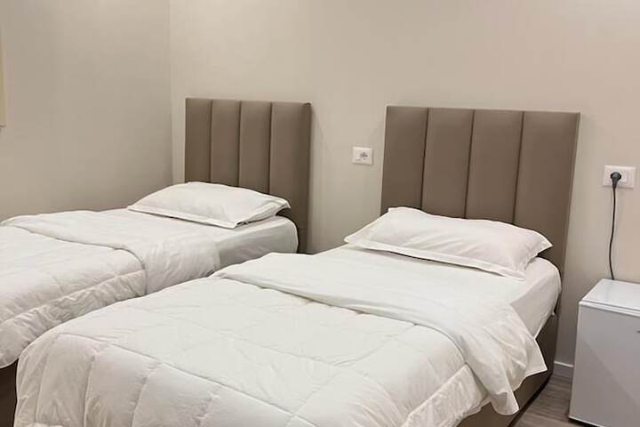 Room 6 of 146