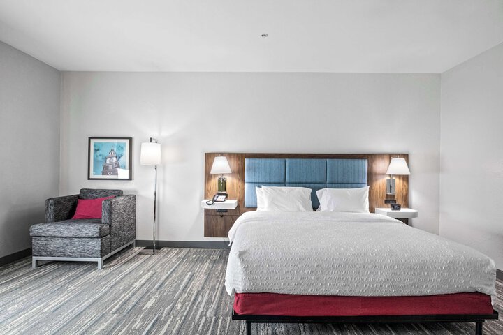 1 King Hearing Accessible Studio with Sofa Bed (7 of 13)