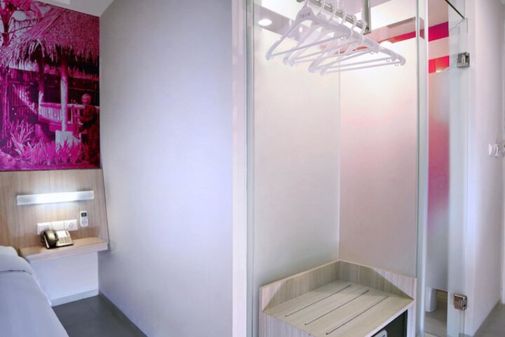 Room 4 of 30