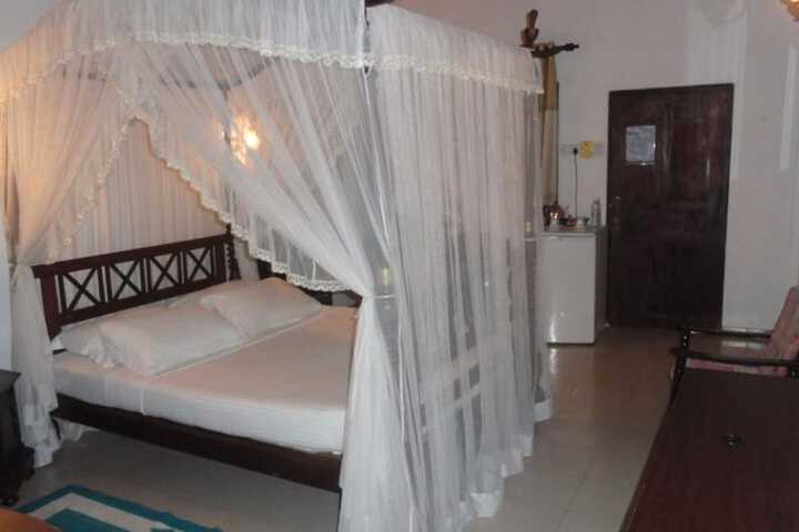 Room 4 of 52