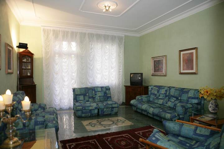 Room 19 of 37