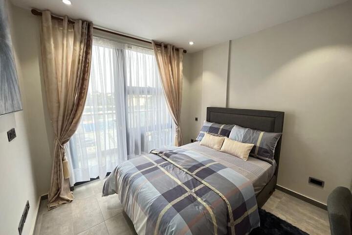 Room 6 of 34