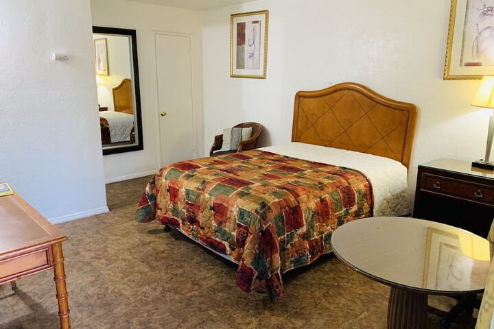 Room 9 of 32