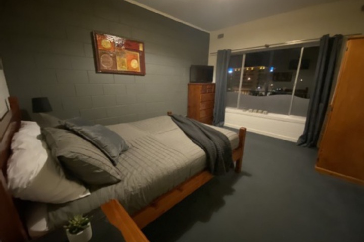 Room 48 of 204