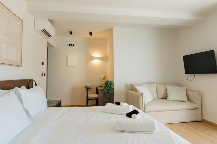 Room 105 of 172