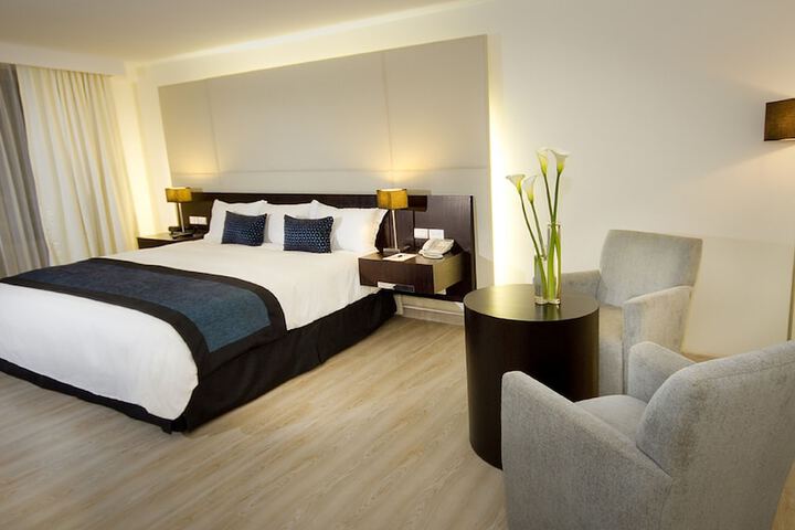 Room 8 of 35