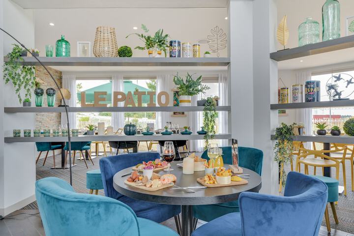 Dining Photos