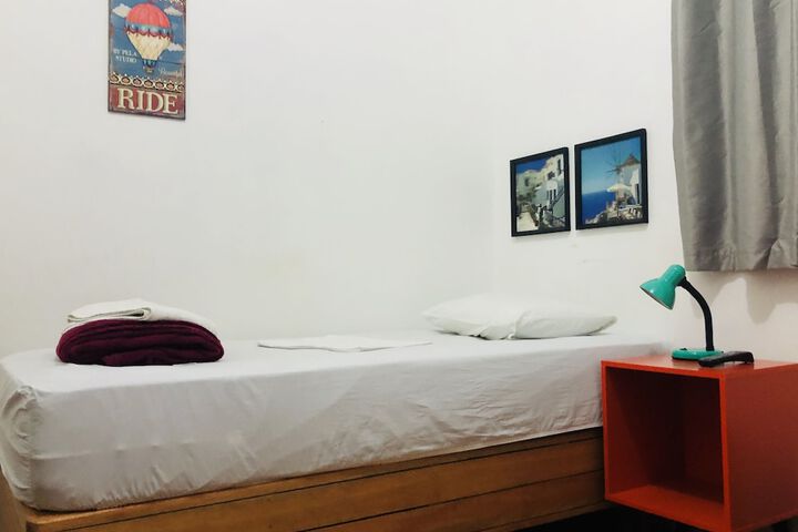 Room 10 of 29