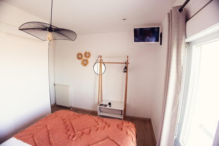 Room 19 of 148