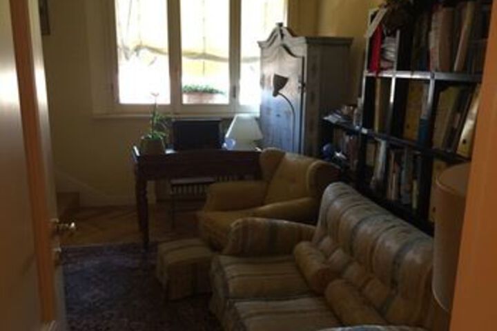 Room 7 of 19