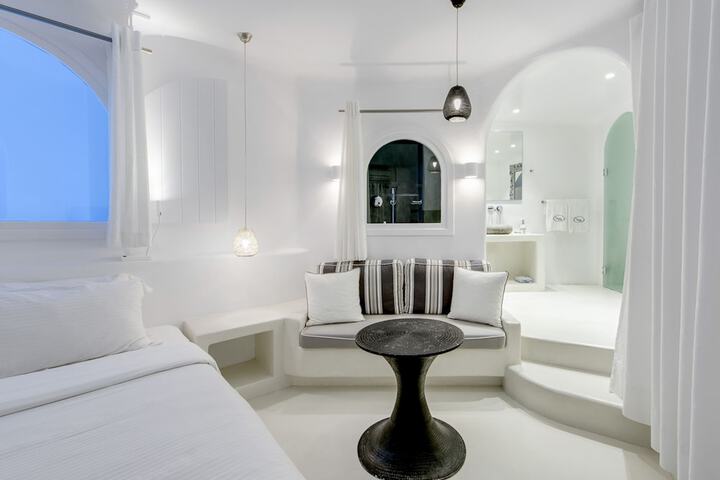 Room 40 of 174