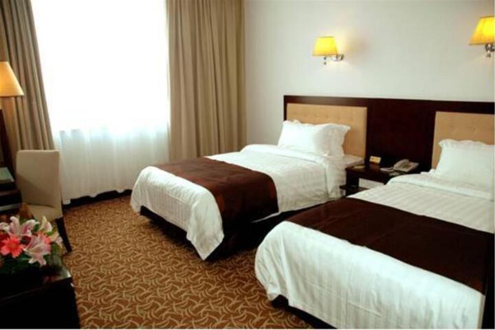Room 5 of 17